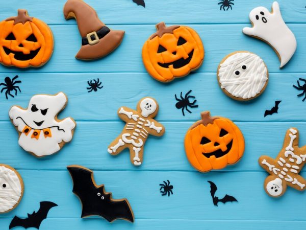 Como decorar biscoitos com estênceis no Halloween